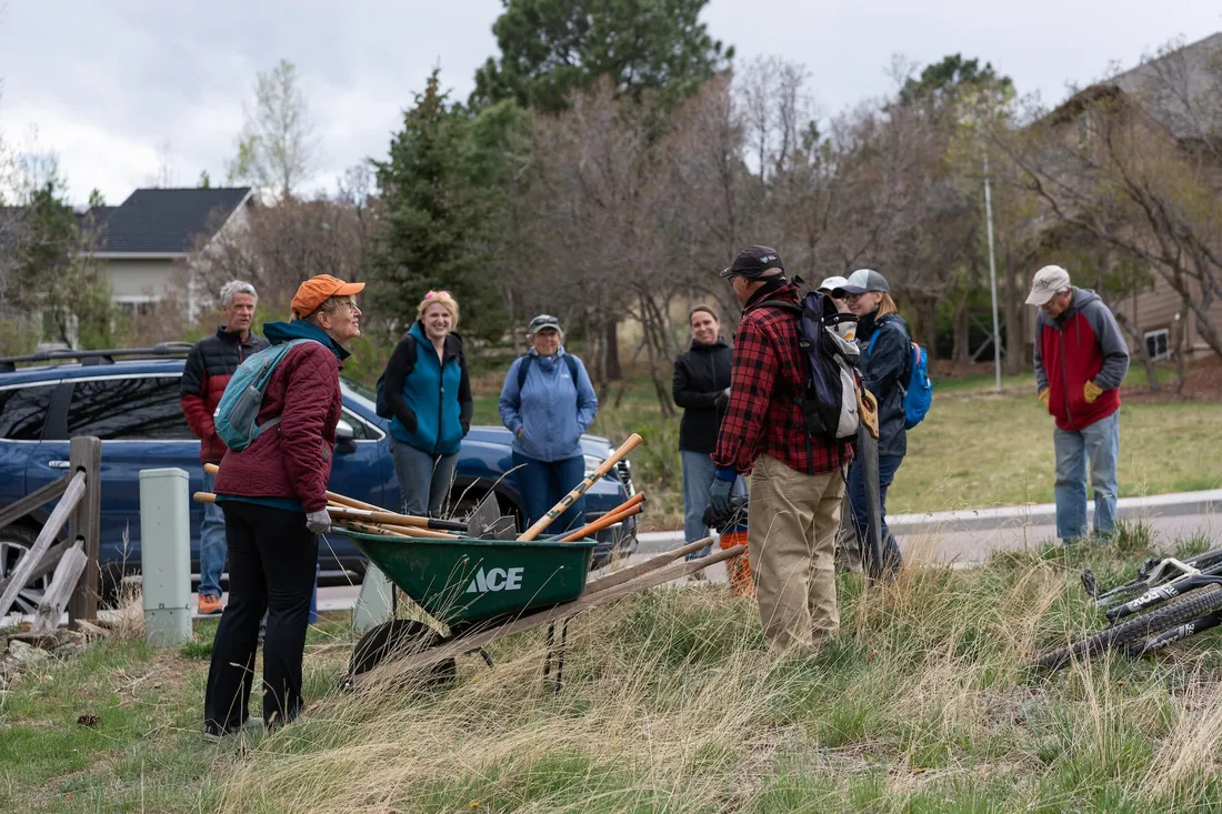 Volunteers working on a trail in Ute Valley Park